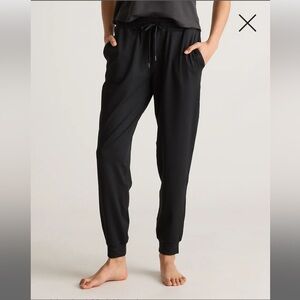 {Quince} Flowknit Mid Rise Black Joggers